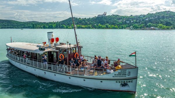 Offre de printemps à moitié prix avec excursion en bateau sur le lac Balaton - Annulation gratuite
